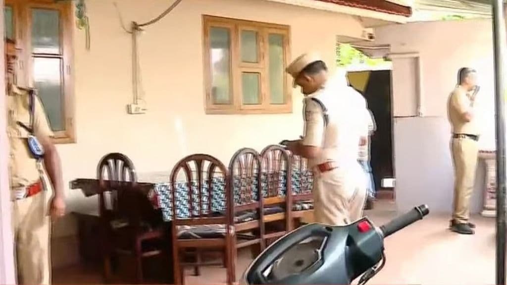 16 കാരിയെ കഴുത്തുഞെരിച്ച് കൊന്നു; ബന്ധുവായ യുവാവ് ജീവനൊടുക്കി