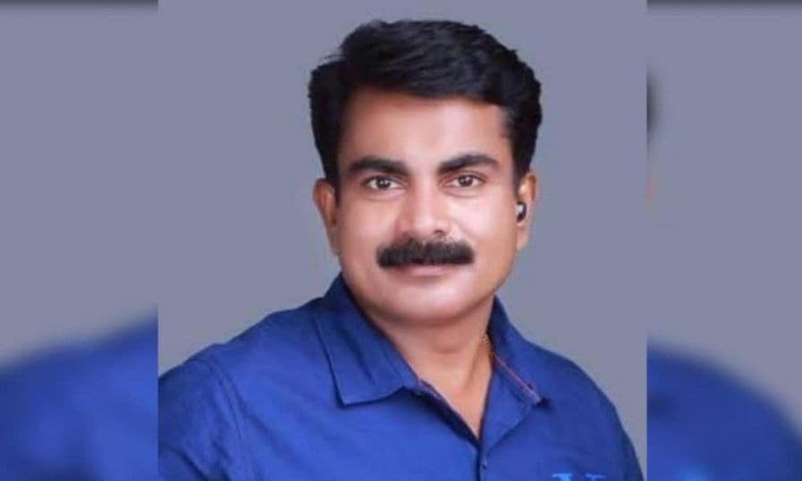 പീഡനക്കേസിൽ മോട്ടിവേഷൻ സ്പീക്കറും മുൻ പൊലീസ് ഉദ്യോഗസ്ഥനുമായ ഫിലിപ് മമ്പാട് കസ്റ്റഡിയിൽ