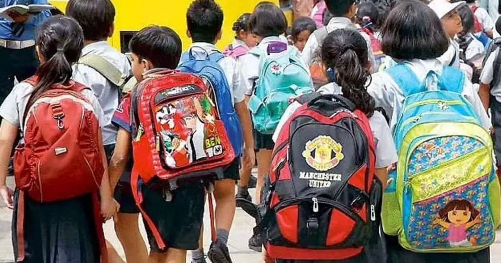 സ്വാതന്ത്ര്യദിനം അടക്കമുള്ള ദിവസങ്ങളിൽ സ്കൂളിൽ അവധിയില്ല