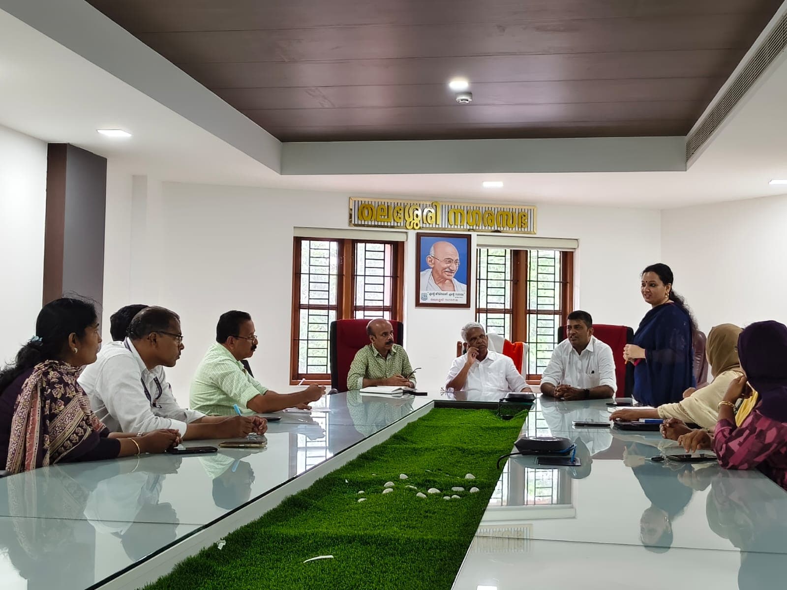 തലശ്ശേരി നഗരസഭയിൽ അടിയന്തര യോഗം ചേർന്നു.