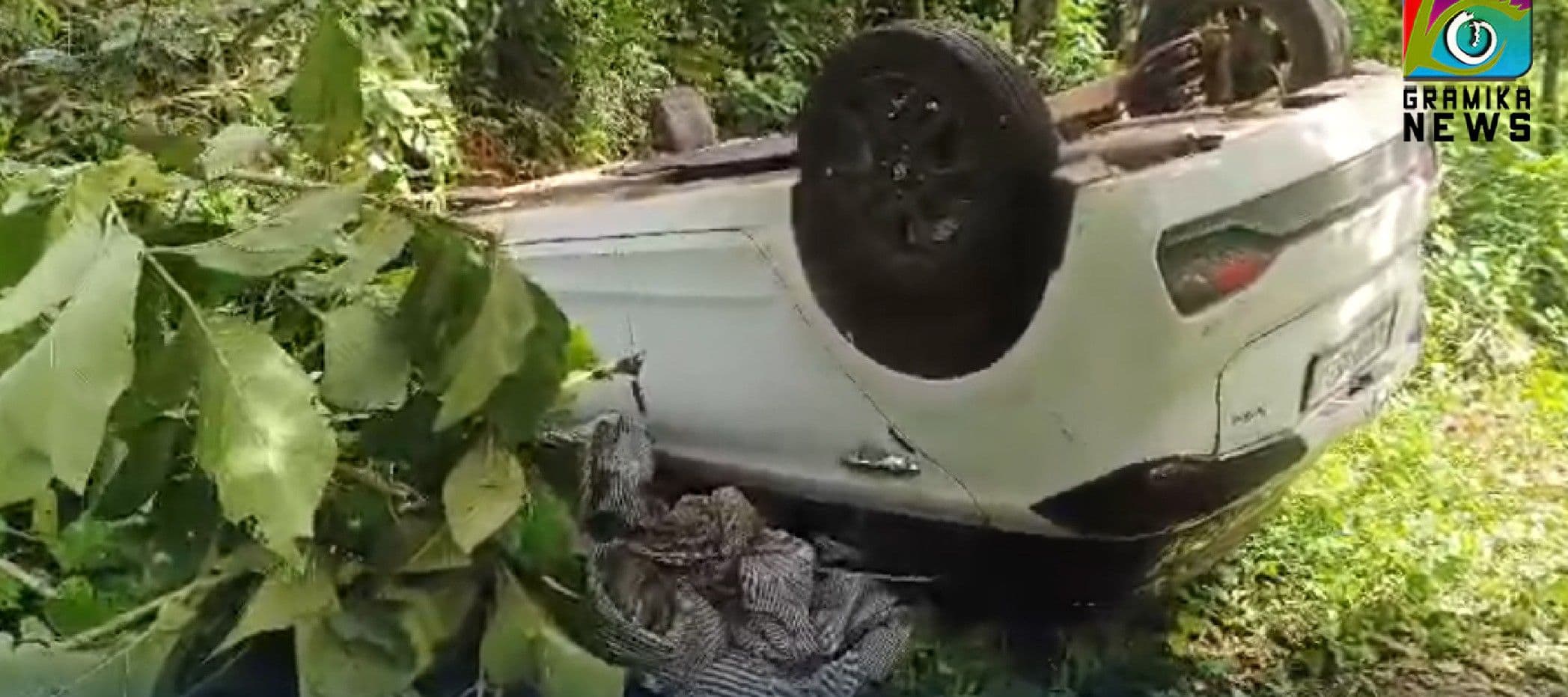 മട്ടന്നൂരിൽ നിയന്ത്രണം വിട്ട് കാർ തലകീഴായ് മറിഞ്ഞു.