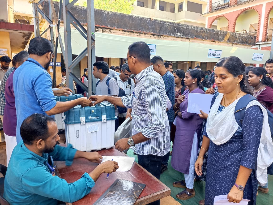 വോട്ടെടുപ്പിനുള്ള ഒരുക്കങ്ങൾ പുരോഗമിക്കുന്നു