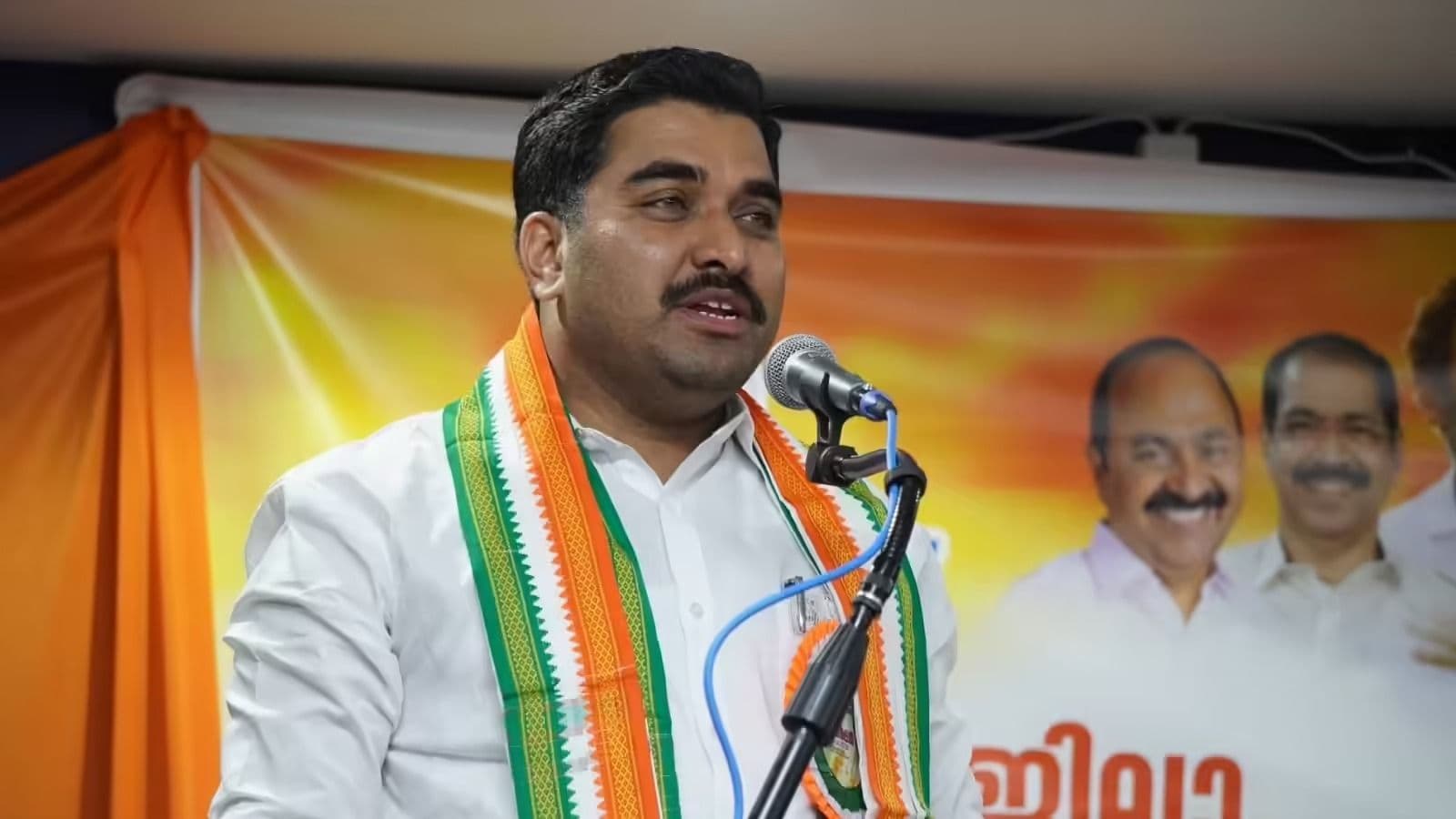 ധർമ്മടത്ത് നിന്ന് വൻ സ്ഫോടക വസ്തു ശേഖരം പിടികൂടി; പ്രവർത്തകർ സുരക്ഷ ഉറപ്പാക്കണമെന്ന് കോൺഗ്രസ് സ്ഥാനാർഥി