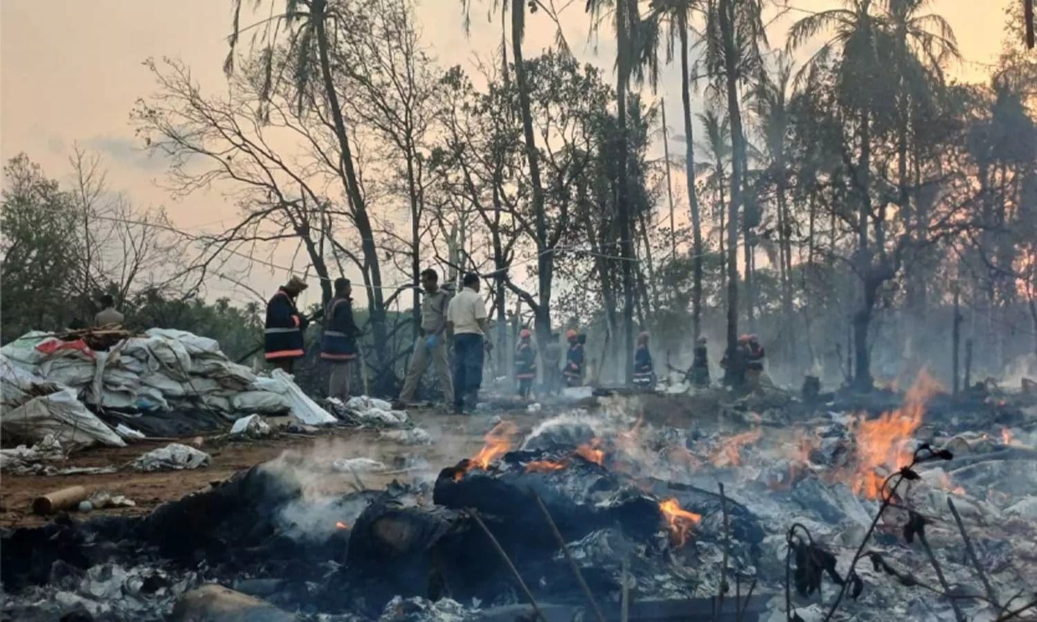 മുണ്ടത്തിക്കോട് വെടിക്കെട്ട് അപകടം: നാല് പേരുടെ നില ഗുരുതരം