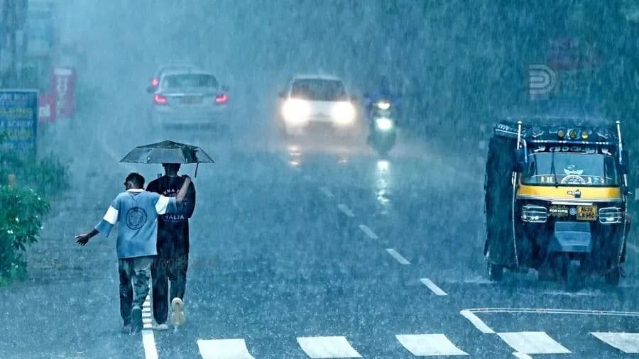 പൊള്ളുന്ന ചൂടിന് ആശ്വാസം അടുത്ത അഞ്ച് ദിവസം മഴയുണ്ടാകുമെന്ന് മുന്നറിയിപ്പ്