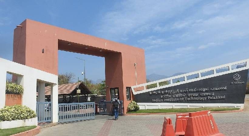 പാലക്കാട് ഐഐടിയിൽ വിദ്യാർത്ഥിനിക്ക് നേരെ ആക്രമണം