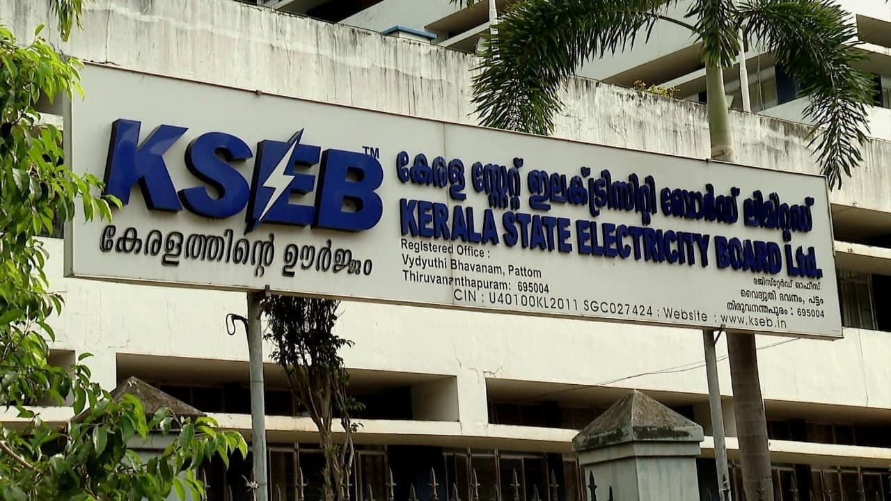 സംസ്ഥാനത്തെ വൈദ്യുതി പ്രതിസന്ധി: മൺസൂണിനെ പഴിച്ച് കെഎസ്ഇബി